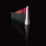 Novos batons veganos Studded Kiss da Kat Von D Beauty em 40 sombras