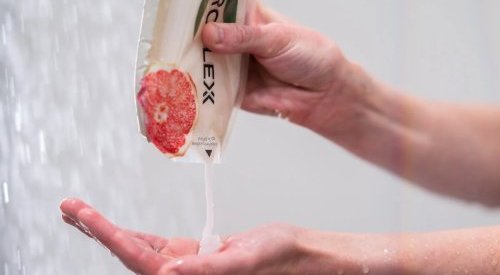 Aveda aposta na tecnologia de refil leve e reciclável da AeroFlexx