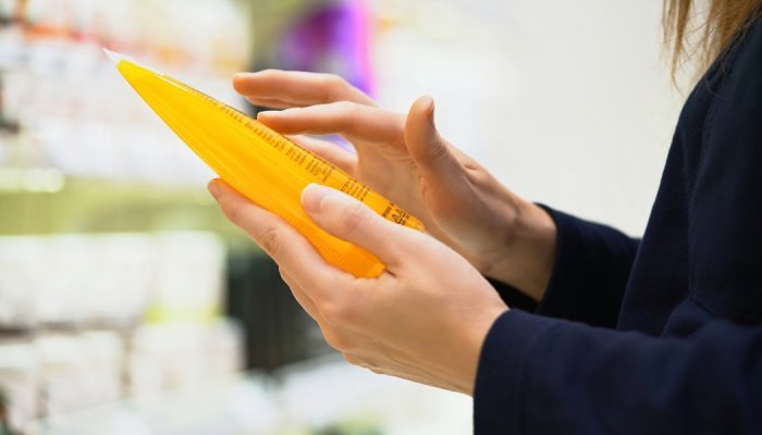 UE flexibiliza normas sobre substâncias perigosas em cosméticos