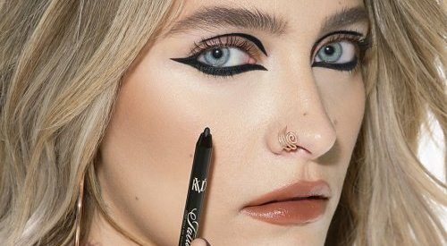 Paris Jackson é nomeada como rosto da KVD Beauty com parceria de beleza inédita