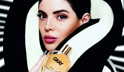 A influenciadora GKAY assina fragrância exclusiva com a Jequiti
