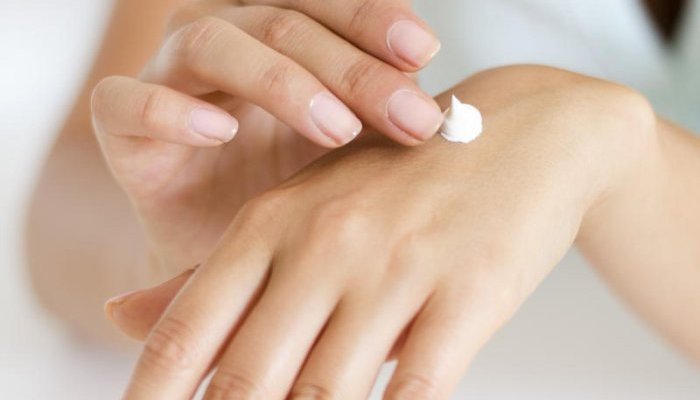 Efeito Covid-19: cresce a procura por hidratantes para pés e mãos