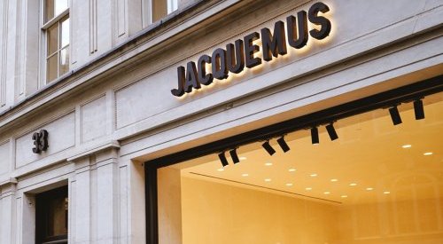 Jacquemus estreia no mercado de perfumes com apoio da L'Oréal