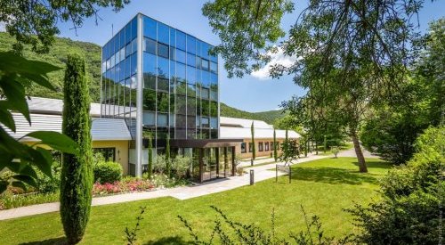Pierre Fabre planeja dobrar produção da fábrica de Avène, na França