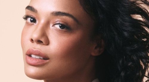 Armani Beauty anuncia Tessa Thompson como o seu novo rosto de beleza