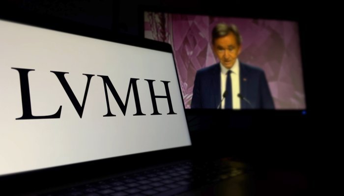 Família Arnault simplifica a estrutura da LVMH para reforçar seu controle