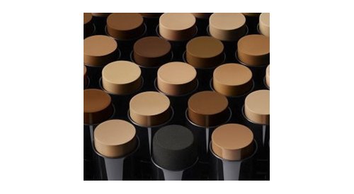 Indústria de cosméticos aposta na diversidade para crescer em 2018