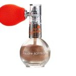 A coleção "Viva Copacabana" pela varejista francesa Nocibé