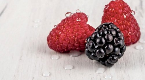 Velberry, nova nota frutada-açucarada para perfumes, lançada pela BASF