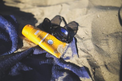 Sunscreen (photo credit Pixabay)
