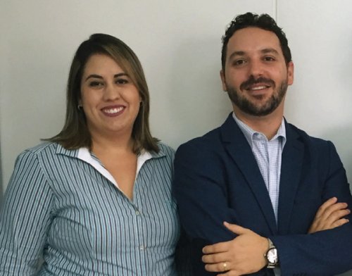Amanda Martins, gerente de negócios - Francisco Santin De Souza, gerente...